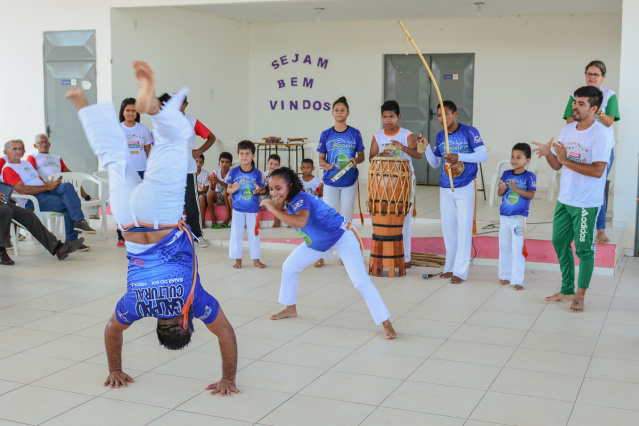 Projetos sociais vivenciam a cultura popular brasileira no Dia do Folclore