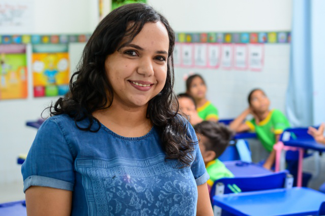 Professora da rede municipal é destaque em prêmio nacional de educação