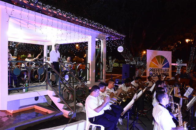 Programação de Fim de ano Prefeitura realiza abertura do “Natal de Paz”