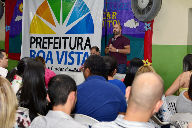 Prefeitura abre espaço e população sugere melhorias na saúde em pré-conferência