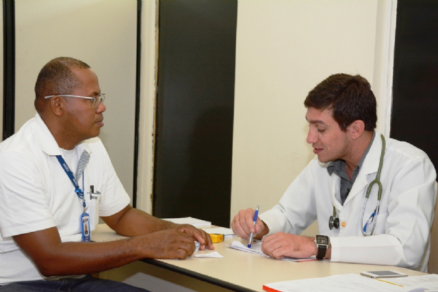 Dia Internacional do Homem: Prefeitura leva atendimento de saúde aos funcionários da Cerr