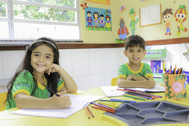 ESCOLAR QUALIFICADO LEVANDO ALUNOS DO INTERIOR PARA CIDADE