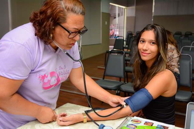  Dia da Mulher: Servidoras da prefeitura aproveitam para cuidar da saúde em meio à rotina do trabalho