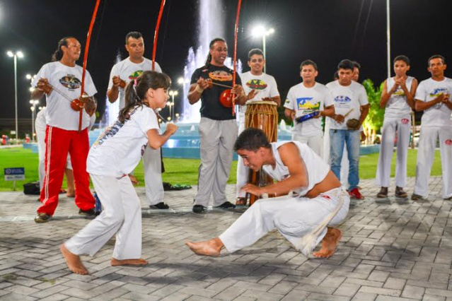 Mestre de capoeira do grupo Abadá visitou o Projeto Crescer