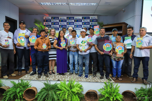 Prefeita Teresa Surita entrega premiação a produtores de Boa Vista e lança projeto de pimenta Tay Tay