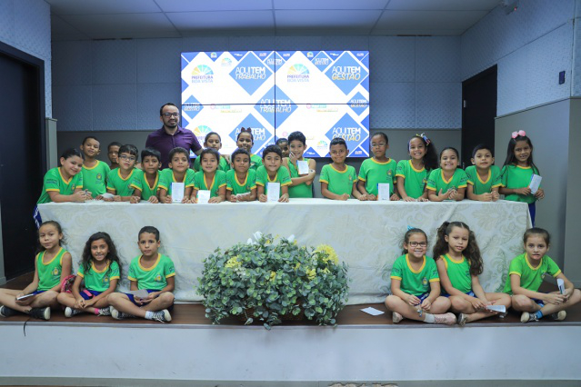 Missão Pedagógica - Alunos conhecem estrutura administrativa do Palácio 9 de Julho