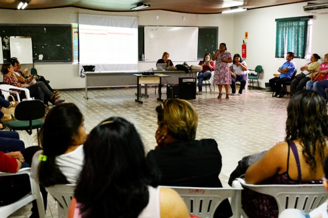 Família Que Acolhe: projeto capacita profissionais sobre importância da primeira infância