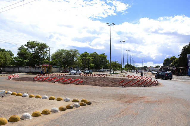  Mais dois pontos da cidade se preparam para receber semáforos