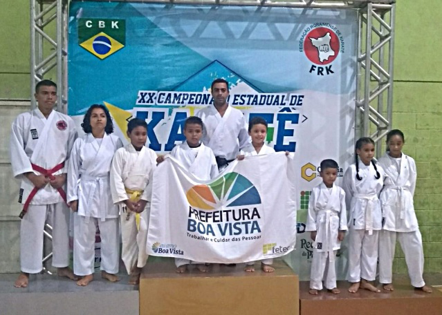 Atletas da Escolinha da Vila conquistam medalhas em campeonato de Karatê