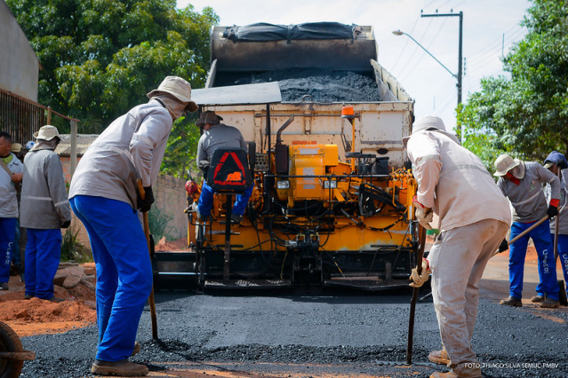 Infraestrutura - Rua Alice Maria de Jesus, no Senador Hélio Campos, recebe obras de drenagem e pavimentação