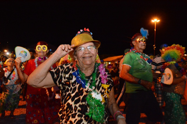 Carnaval 2015: Integrantes dos projetos sociais participam da terceira noite de festa
