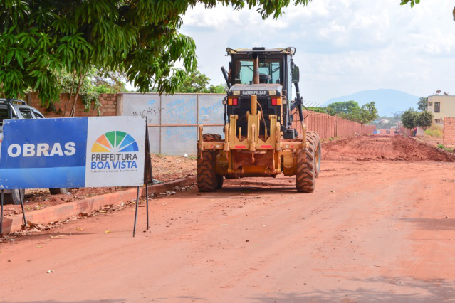 Prefeitura trabalha em obras de asfaltamento na zona oeste da cidade
