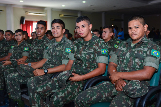   Agentes de Endemias do município capacitam soldados para ajudar no combate à dengue