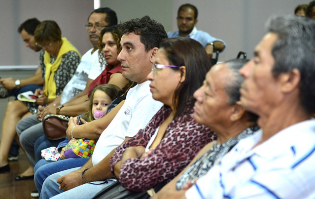 Prefeita se reúne com comerciantes da praça Mané Garrincha para últimas instruções