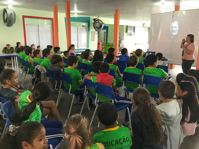 União pelos animais - Alunos de Boa Vista recebem orientações sobre cuidados com bichinhos de estimação