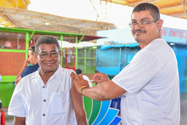 Ação de Saúde na Feira do Passarão: “Resistência ao exame de próstata tem ficado de lado”, observa médica