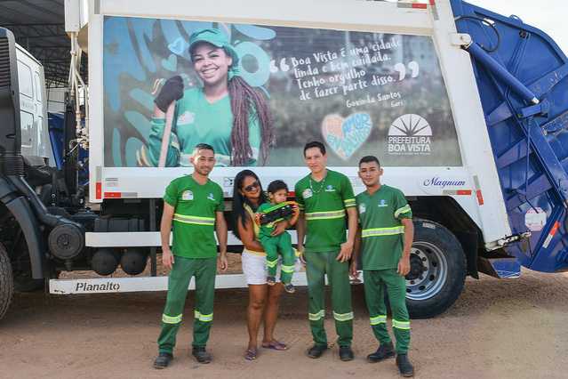 Garis inspiram festa de aniversário e retribuem homenagem à criança de 2 anos