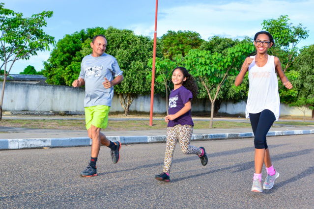 Participantes se preparam para a Corrida 9 de Julho