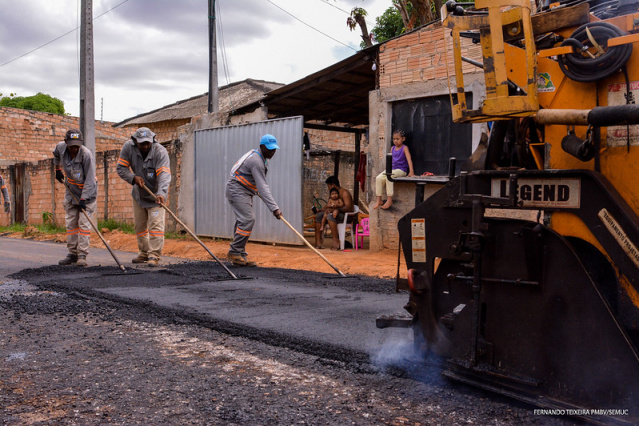 Obras de pavimentação avançam e garantem novo visual à rua JT-15, no Jardim Tropical