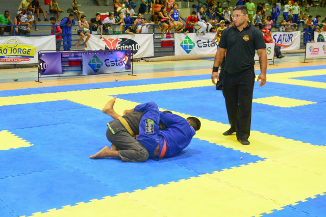 Convite  Escolinha de Esportes da Vila encerra atividades com entrega de faixas a alunos de Jiu-jitsu nesta sexta-feira