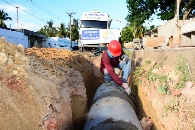 Mais um serviço de microdrenagem é executado em ponto crítico de alagamento