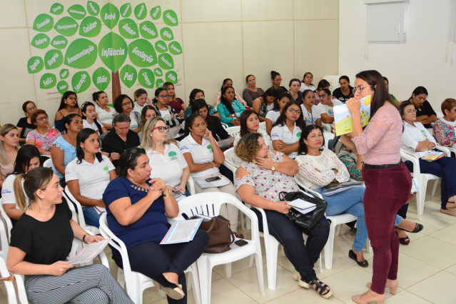 Família que Acolhe - Servidores participam de palestra sobre nutrição e bons hábitos alimentares