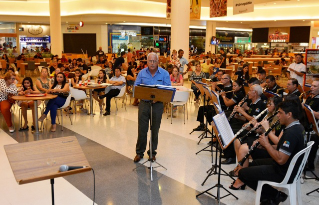 Banda Municipal e Coral do Servidor fazem espetáculo no Pátio Roraima Shopping