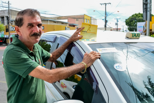 Estacionamento Consciente: Superintendência de Trânsito orienta motoristas na Jaime Brasil