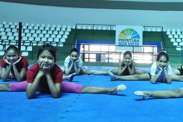 Ginastas da Vila Olímpica se preparam para competição estadual 