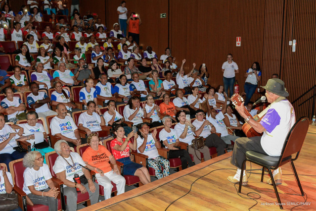 Prefeitura promove Show de Talentos no Teatro Municipal para celebrar o Dia do Idoso