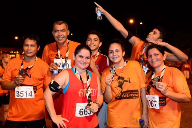 Foi dada a largada da primeira etapa do Circuito de Corrida Noturna