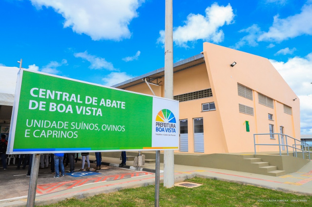 Prefeita Teresa entrega central de abastecimento e abatedouro aos produtores rurais de Boa Vista