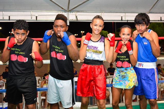 Alunos do Boxe da Vila Olímpica mostram no ringue o que aprenderam nas aulas