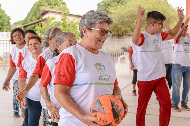 Qualidade de vida - Idosa supera depressão participando de atividades do projeto Cabelos de Prata