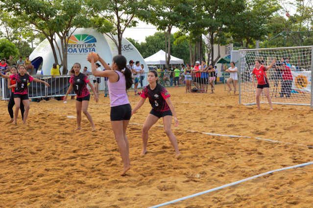 Jogos de Verão: competições de vôlei de areia e beach hand marcam abertura
