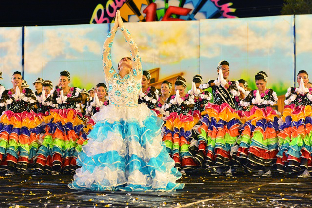 Ariano Suassuna e moradores de rua são temas das quadrilhas que se apresentaram na terceira noite do Boa Vista Junina                                                                                