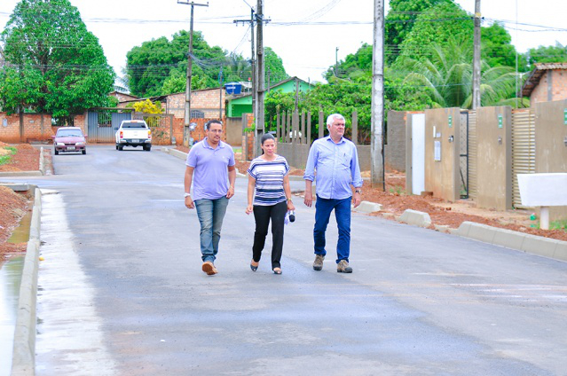 De baixo de garoa, prefeitura mostra resultado positivo do Patrulha da Chuva à imprensa   