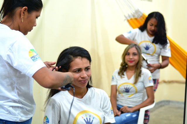 Mães do Projeto Crescer ganham Dia de Beleza