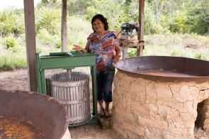 Incentivos - Comunidades Indígenas recebem prensas para Casas de Farinha 
