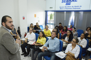 Formas de facilitar a vida do microempreendedor são discutidas em oficina