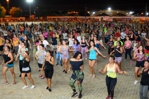 Academia Aberta - Aulões de carnaval atraem mais de mil pessoas para as praças Aderval da Rocha e Velia Coutinho