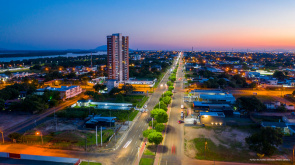 Avenida Ville Roy recebe iluminação 100% LED 