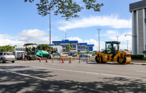 Prefeitura inicia recapeamento da avenida Glaycon de Paiva