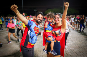 Qualidade de vida - Programa Academia Aberta lota Praça Velia Coutinho em 2º Pré-Carnaval em Boa Vista