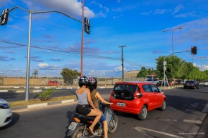 Prefeitura instala novo semáforo para melhorar trânsito e diminuir infrações no Cidade Satélite