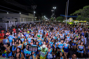 Carnaval 2020 - Blocos agitam primeira noite de festa e arrastam multidão na avenida