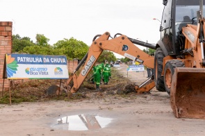 Patrulha da Chuva - Trabalho preventivo em toda a cidade garante o escoamento em canais e bocas de lobo