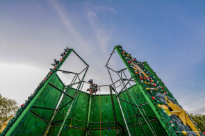 Natal 2019  -  Prefeitura inicia a montagem das tradicionais Árvores de Natal de Boa Vista