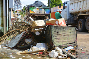 Prefeitura intensifica fiscalização de limpeza nas ruas da capital