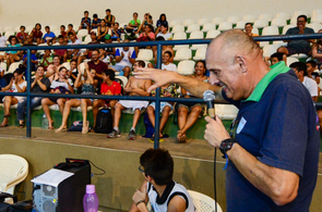 Vila Olímpica Roberto Marinho sedia primeira clínica de maratona aquática